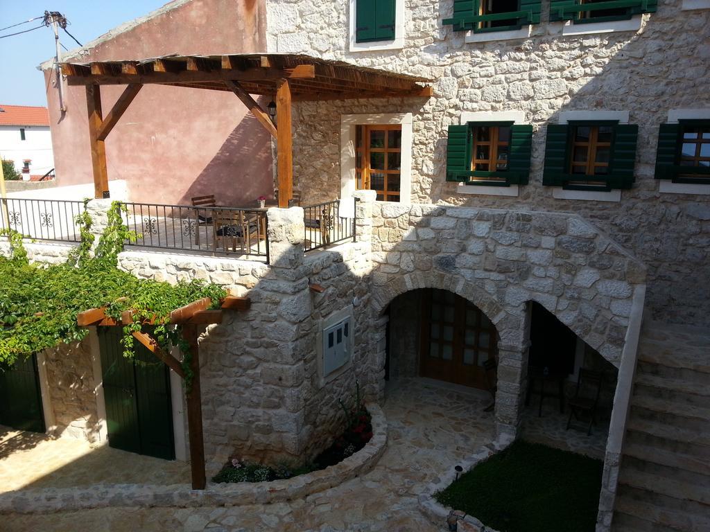 Dvori Svetog Mihaela Apartment Sibenik Room photo